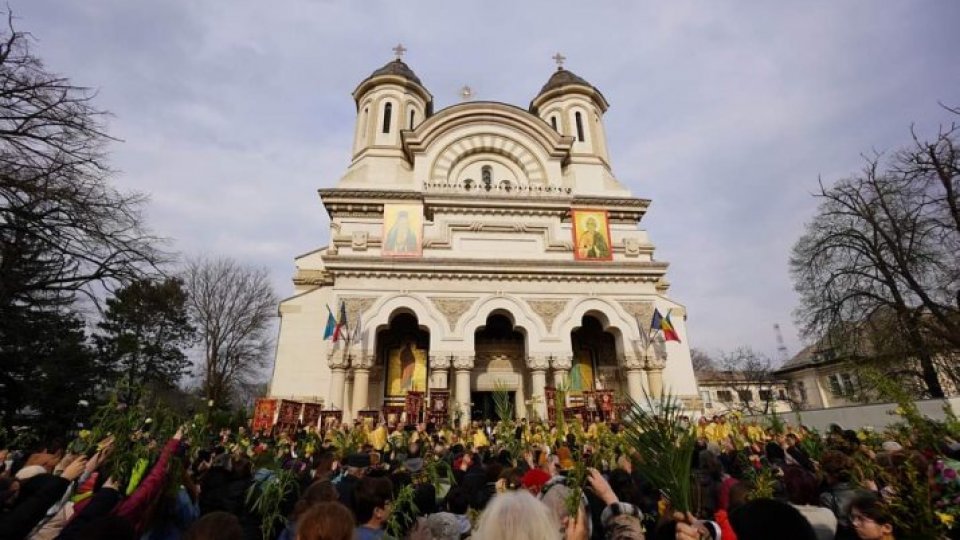 Duminica Floriilor pentru creştinii ortodocşi şi greco catolici
