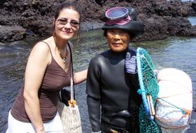 Carmen Gavrilă cu o scufundătoare din Jeju (85 de ani).