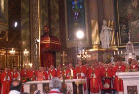Soborul de episcopi catolici prezenţi la beatificare &icirc;n Catedrala din Oradea
