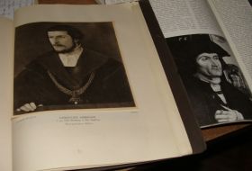 Imagini cu două dintre tablourile furate.