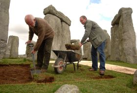 Prima excavare la Stonehenge după aproape o jumătate de secol a fost făcută &icirc;n 2008.