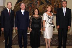    Majestatea Sa Regele, Principesa Moștenitoare Margareta şi Principele Radu la Belgrad, &icirc;n septembrie 2010. Sursa: www.princeradublog.ro.