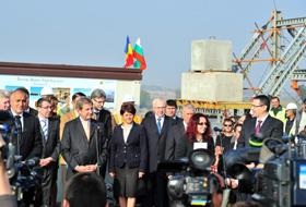 Prima traversare a podului Vidin-Calafat de către oficialităţi.