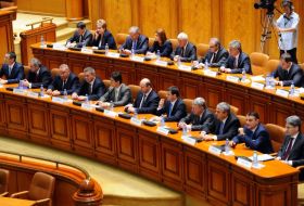 Guvernul Victor Ponta, &icirc;n plenul reunit al parlamentului.
