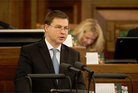 Prim-ministrul leton, Valdis Dombrovskis.