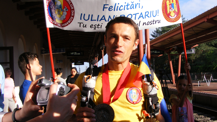Iulian Rotariu.