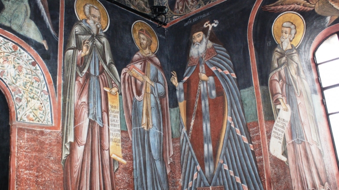  Antim Ivireanul reprezentat pe fresca Mănăstirii Govora din judeţul V&acirc;lcea (al treilea de la st&acirc;nga)