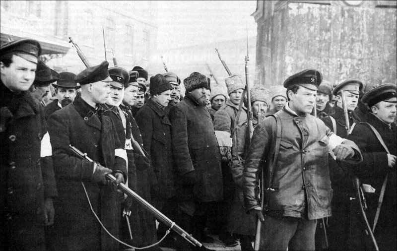    Membri ai comiteletor revoluţionare ruse şi ideile bolşevice &icirc;n acţiune. credit : http://stzverev.ru