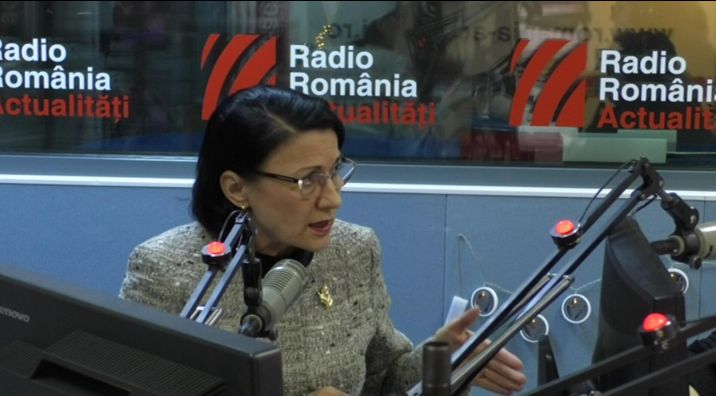  Ministrul Educației, Ecaterina Andronescu, &icirc;n studioul &quot;Serviciului de noapte&quot;