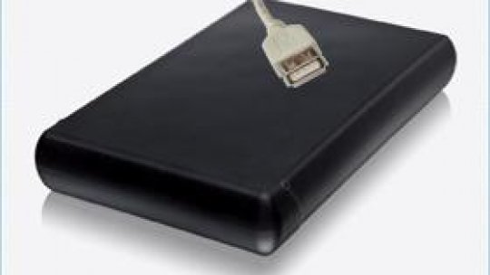 Hard disk extern conectat prin USB 3.0