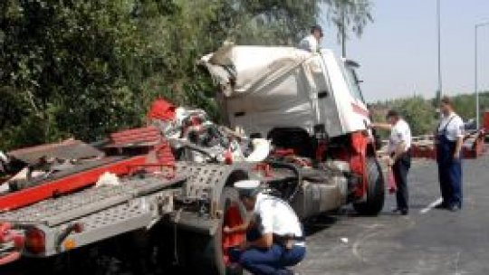 Patru români, decedaţi într-un accident rutier în Ungaria