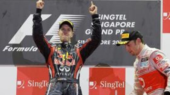 Vettel câştigă Marele Premiu de F1 de la Singapore