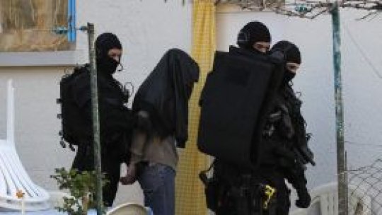 Islamişti extremişti, reţinuţi în Franţa