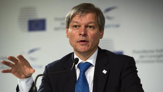 Dacian Cioloş îşi negociază cabinetul de miniştri