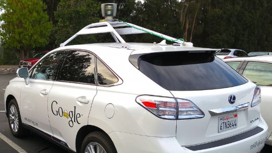 Primul accident "cauzat de o mașină self-driving de la Google"