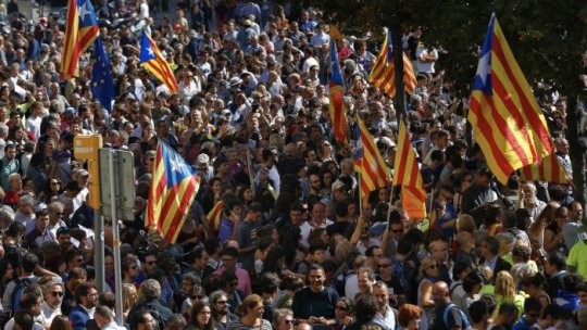 Mii de protestatari la Barcelona după arestarea mai multor oficiali locali