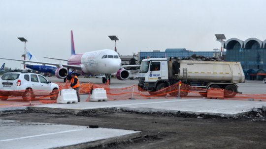 Ambele piste de pe Aeroportul Otopeni, "reparate până la finalul lui iunie"