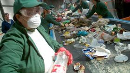 Românii, ultimii la reciclare, campioni la depozitare