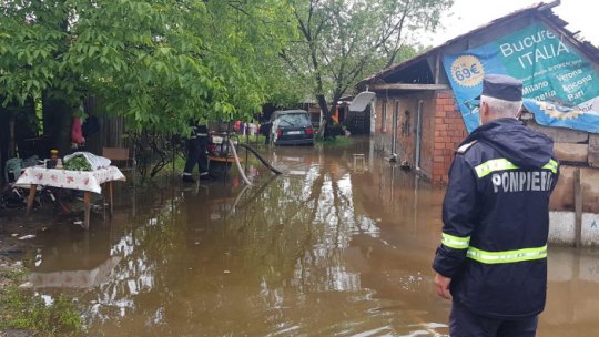 La Galaţi au fost inundate mai multe străzi şi case