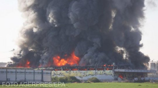 Organizaţia Hamas a continuat lansările de rachete către zone din sudul și centrul Israelului