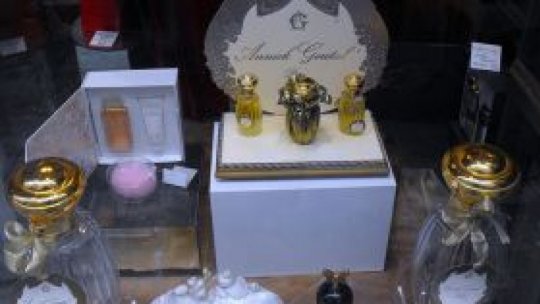 18 mii de cutii cu parfumuri suspectate de a fi contrafăcute au fost cofiscate la Constanţa