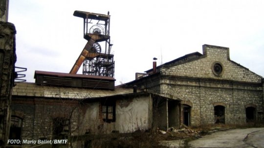 Bunurile fostei exploatări miniere Sărmăşag, vândute sau distruse de hoţii de fier vechi