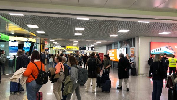 Grevă pe aeroporturile din Italia