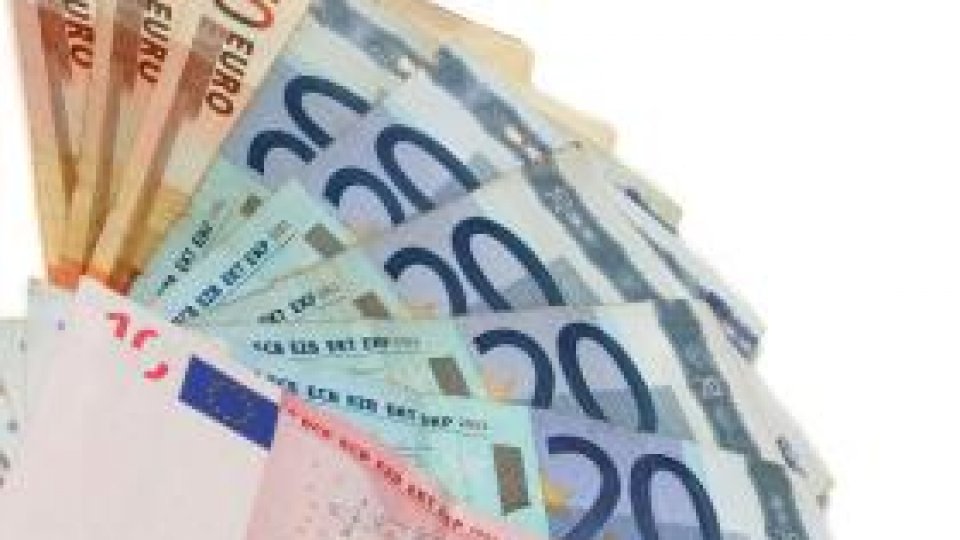 Euro la maximul ultimelor şase luni jumătate