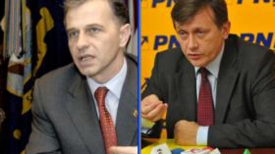 Opoziţia insistă pe "varianta Johannis"