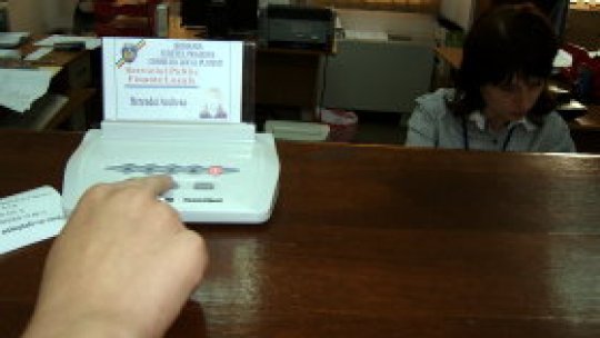 Zâmbiţi, vă rog! Se votează!