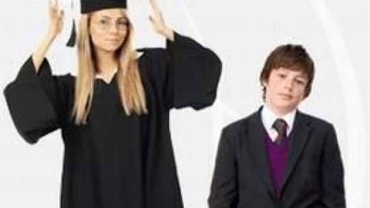 Decât manuale grele în ghiozdan, mai bine dvd-uri