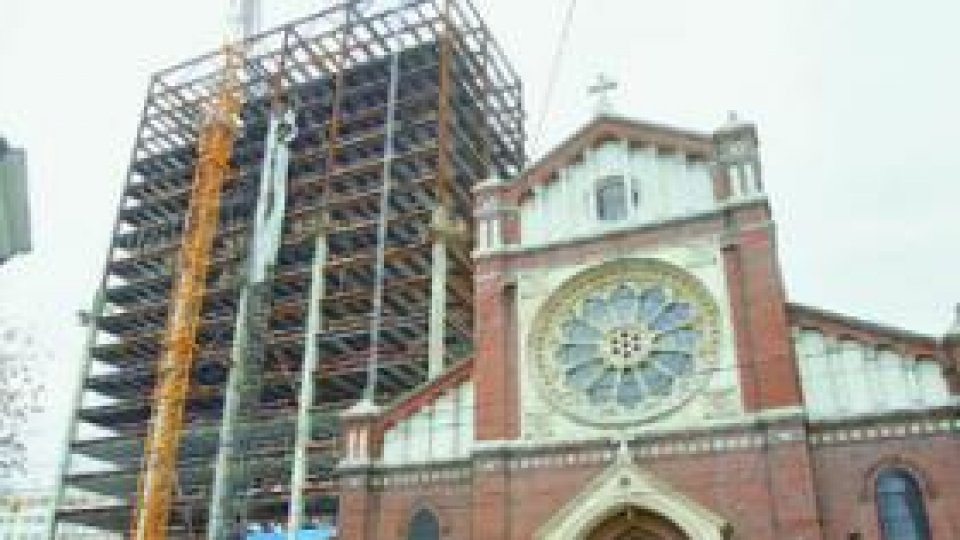 De ce bat clopotele ...