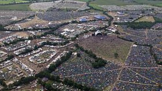 Biletele epuizate pentru festivalul Glastonbury 2010