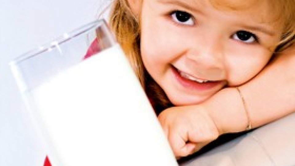 Ghiozdanul plin cu lapte