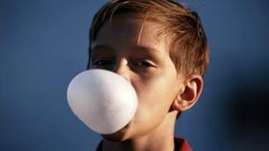 Mestecatul gumei este un obicei nociv?