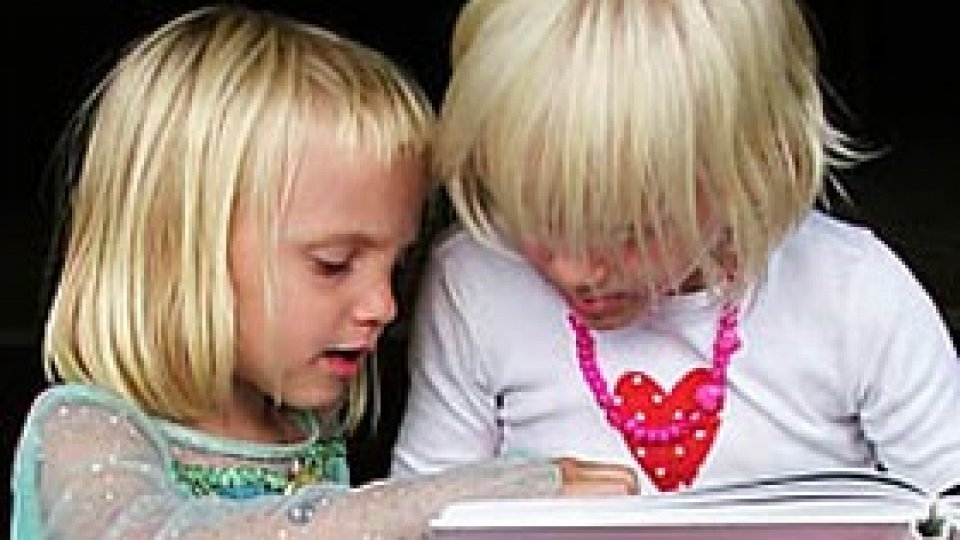 Ascultă Colţul Copiilor - Preistoricul şi canotaurul