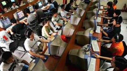 În China, Internetul dăunează grav sănătăţii