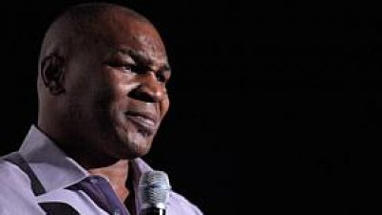 Paparazzo "şifonat" de Tyson