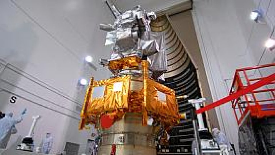 O importantă cantitate de apă a fost descoperită pe Lună