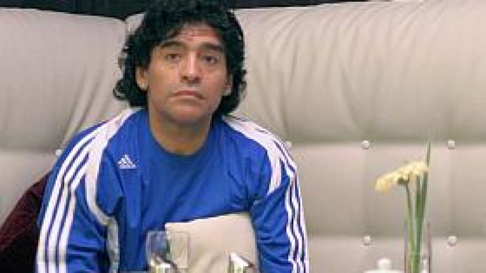 Maradona, suspendat două luni de FIFA