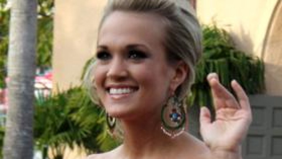 Carrie Underwood - Play On