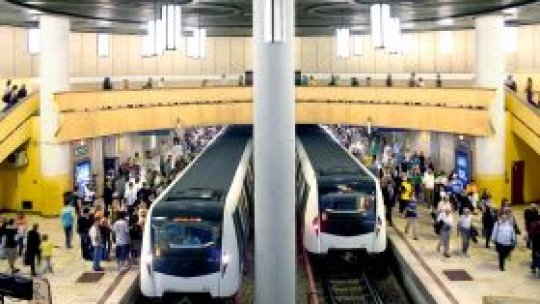 Metroul îşi reia circulaţia