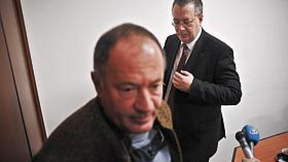 Roşca Stănescu şi Bogdan Chirieac, sancţionaţi