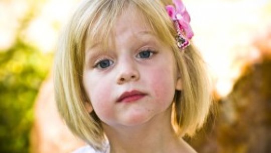 Ascultă Colţul Copiilor - Valentina scoate ţara din criză