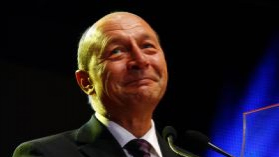 Traian Băsescu vrea trei dezbateri cu Mircea Geoană