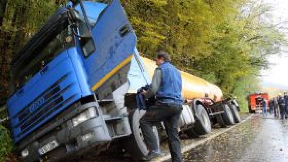 Grav accident rutier pe DN2B