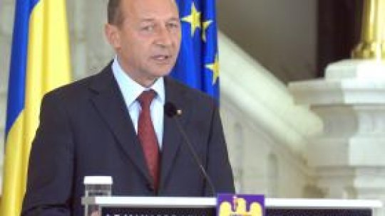 Traian Băsescu: "Există bani de pensii şi salarii"