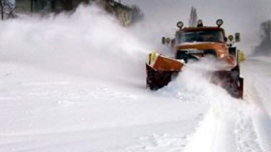 A treia zi sub ocupaţia zăpezii