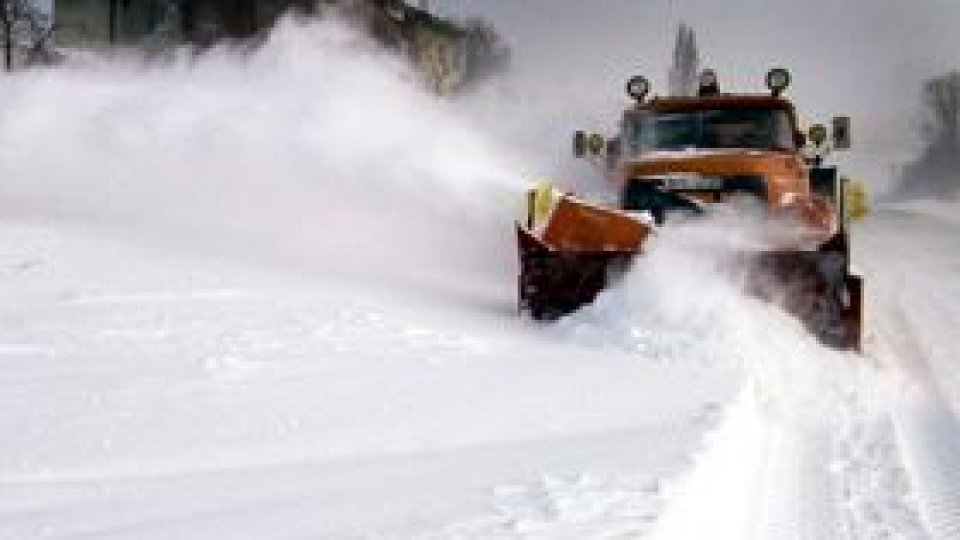 A treia zi sub ocupaţia zăpezii