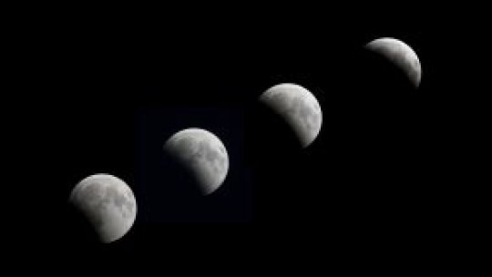 Eclipsă parţială de lună